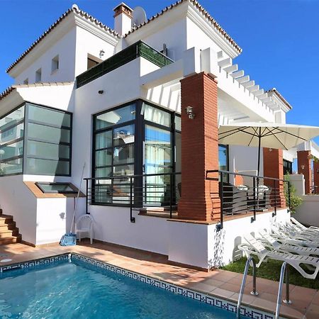 011 Bright And Spacious Villa With Private Pool เบนัลมาเดนา ภายนอก รูปภาพ