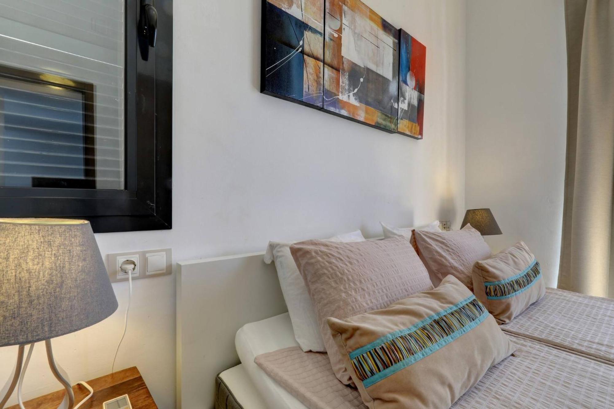 011 Bright And Spacious Villa With Private Pool เบนัลมาเดนา ภายนอก รูปภาพ