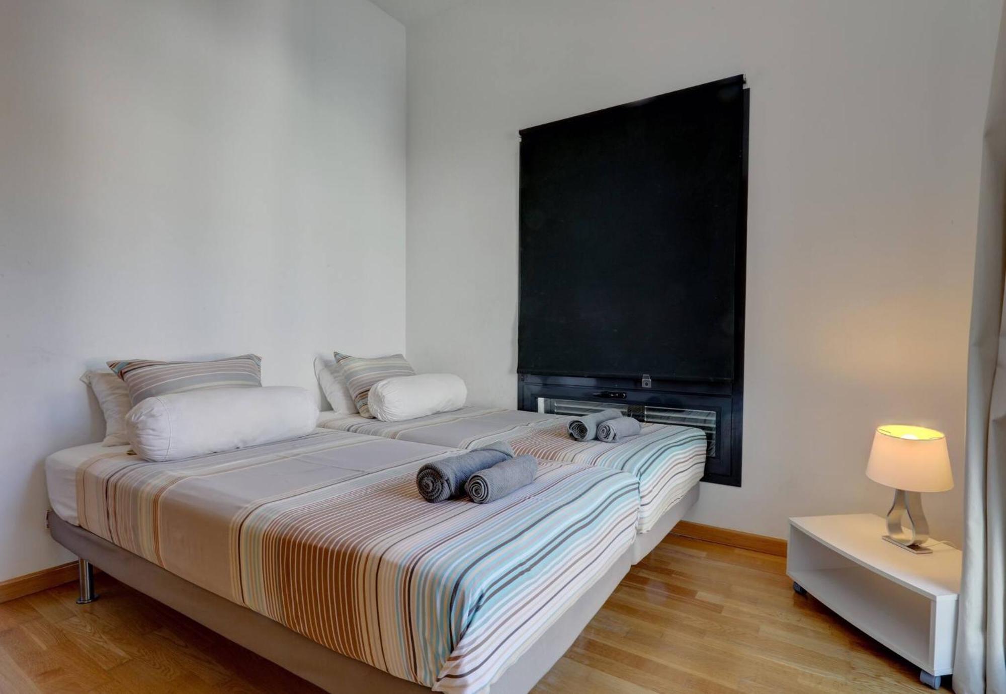 011 Bright And Spacious Villa With Private Pool เบนัลมาเดนา ภายนอก รูปภาพ
