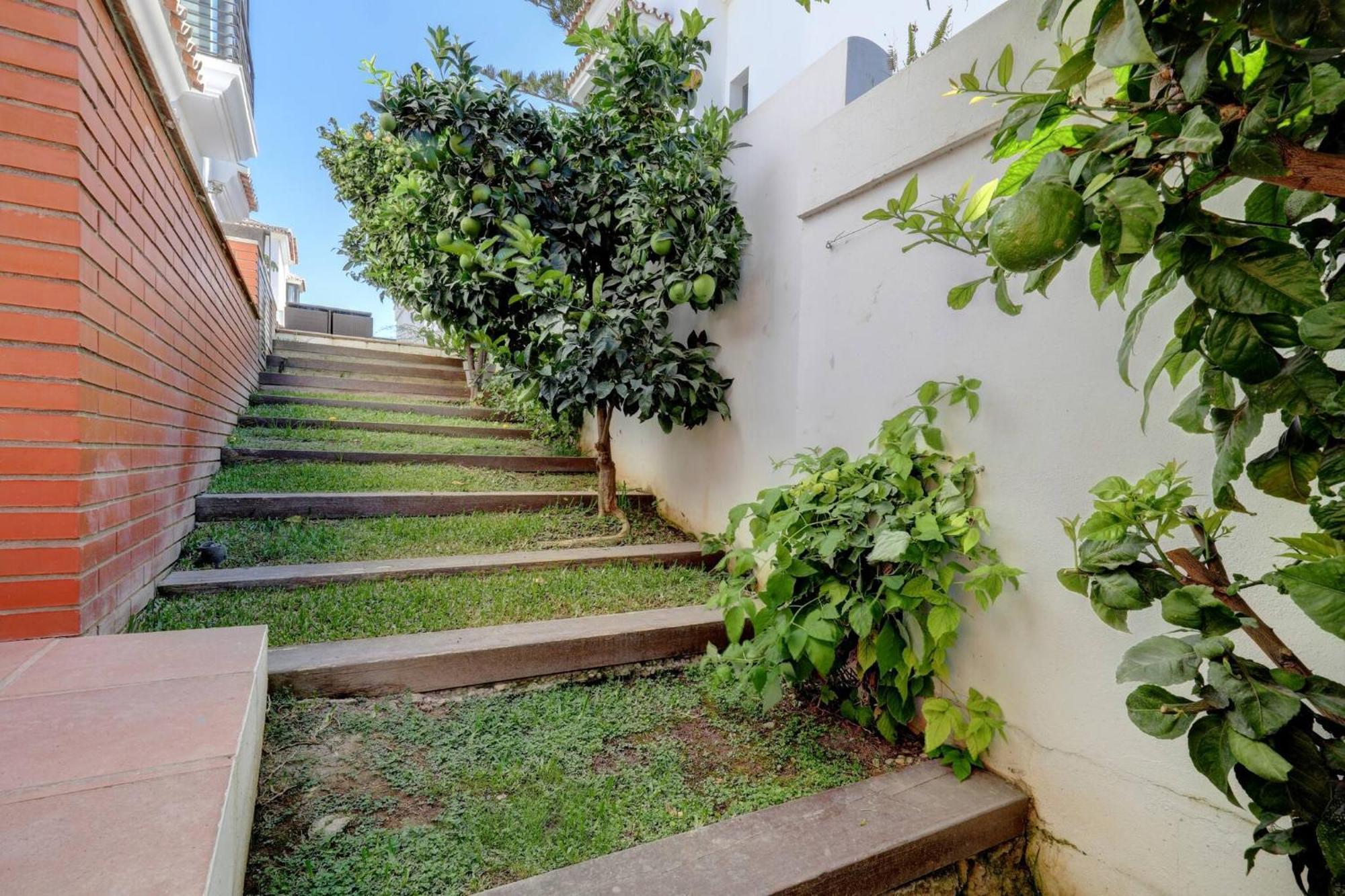 011 Bright And Spacious Villa With Private Pool เบนัลมาเดนา ภายนอก รูปภาพ