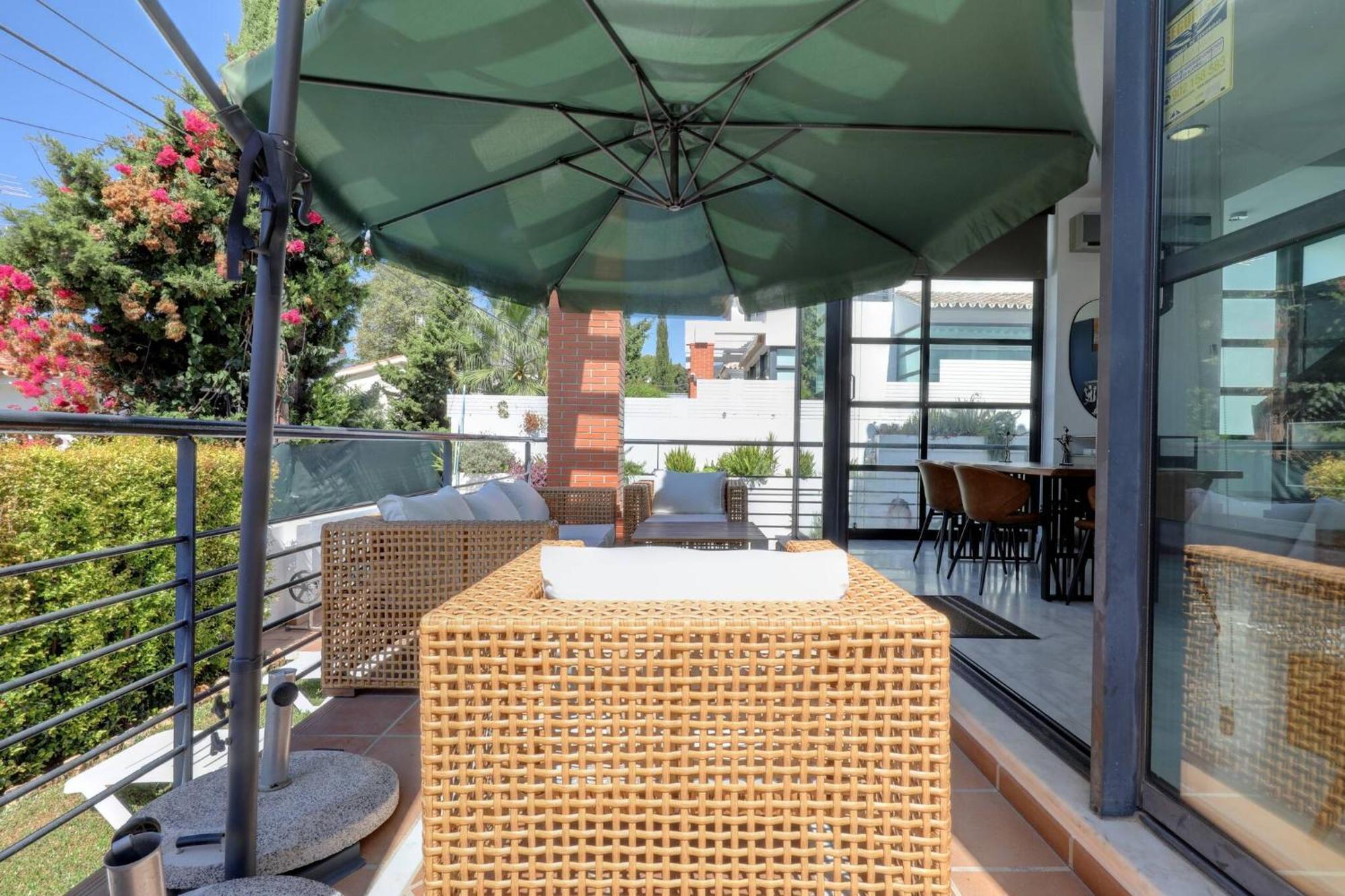 011 Bright And Spacious Villa With Private Pool เบนัลมาเดนา ภายนอก รูปภาพ
