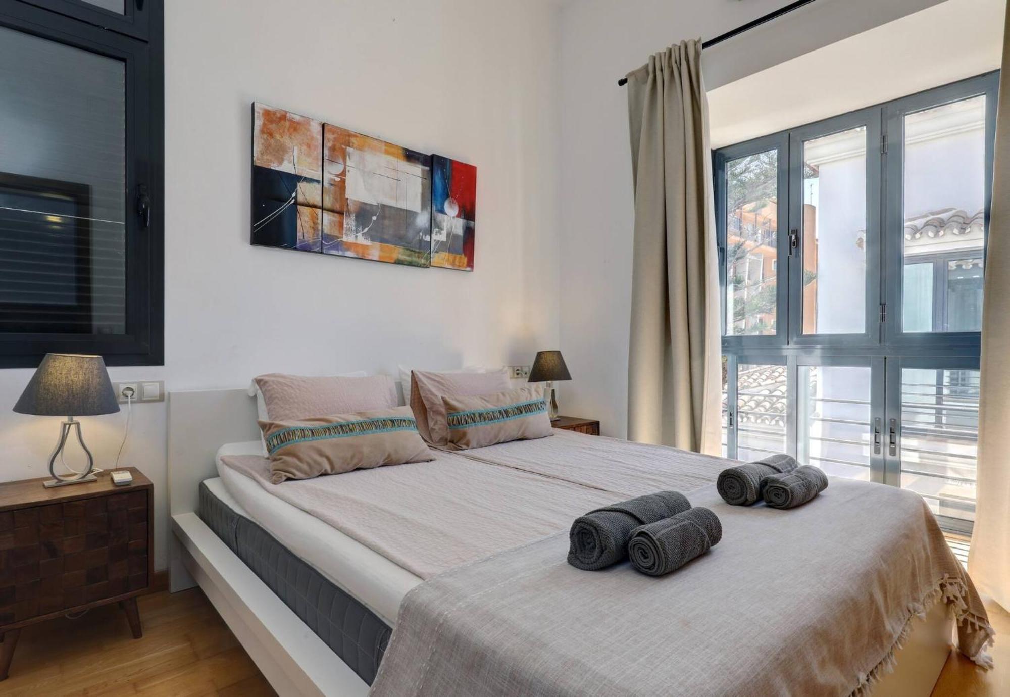 011 Bright And Spacious Villa With Private Pool เบนัลมาเดนา ภายนอก รูปภาพ