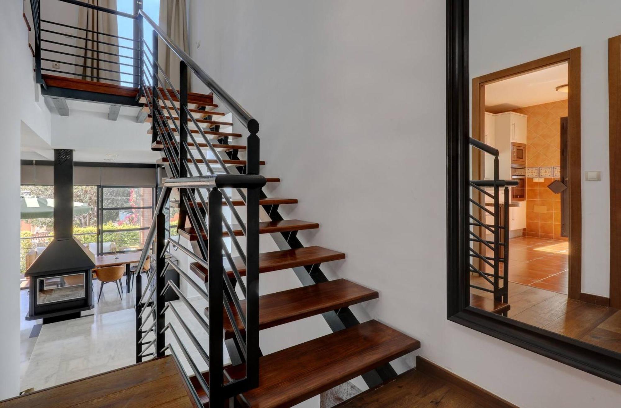 011 Bright And Spacious Villa With Private Pool เบนัลมาเดนา ภายนอก รูปภาพ