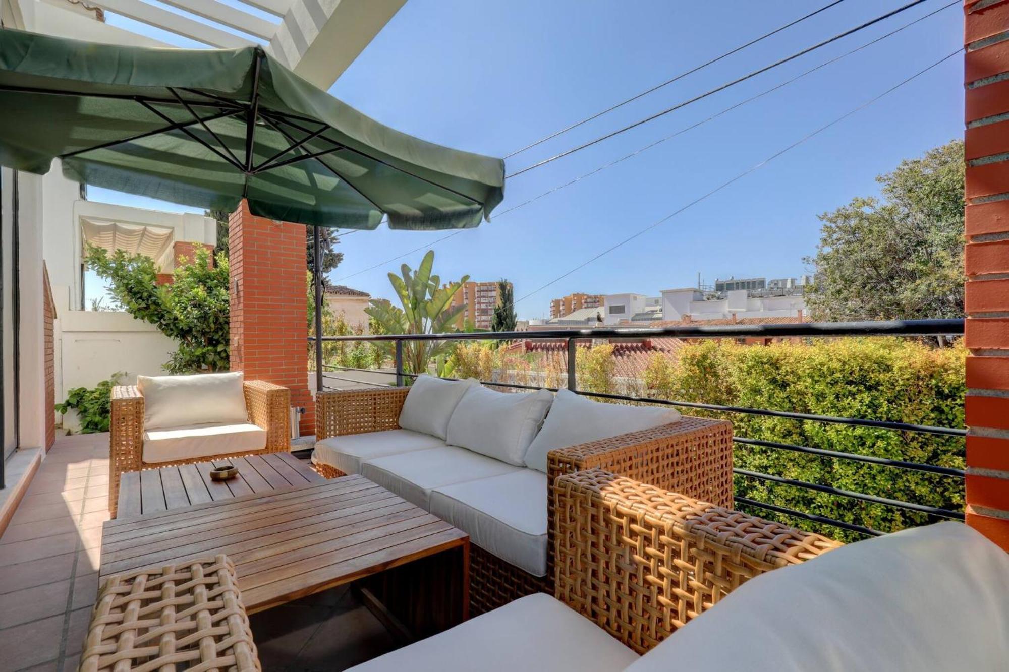 011 Bright And Spacious Villa With Private Pool เบนัลมาเดนา ภายนอก รูปภาพ